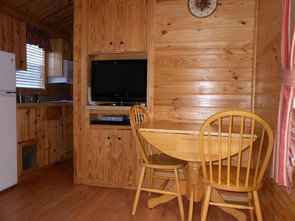 Oakzanita Springs Camping Resort Cabin 1 Descanso Luaran gambar