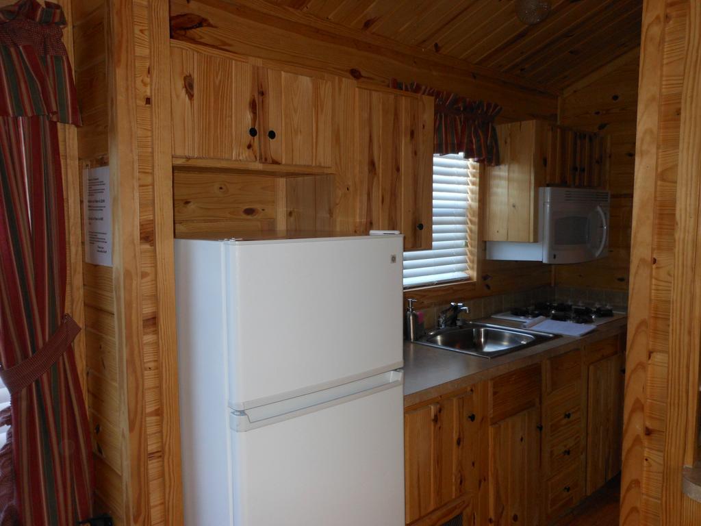 Oakzanita Springs Camping Resort Cabin 1 Descanso Luaran gambar